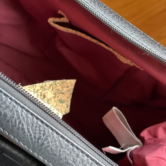 Matt & Nat Black Vegan Shoulder or Crossbody Handbag. - Picture 11 of 16